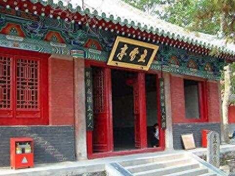 游客吐槽入殿内避雨遭拒，少林寺回应：立雪亭系文物