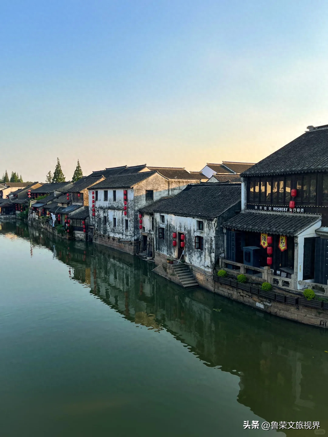 一半山湖，一半古镇，自驾江苏最有钱的县级市，52公里景点免费！