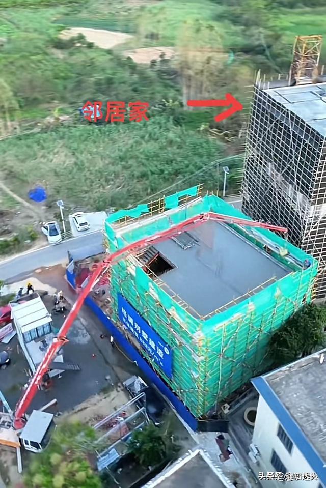 全红婵家3层别墅刚封顶，邻居7层楼拔地而起：这波蹭流量太精明