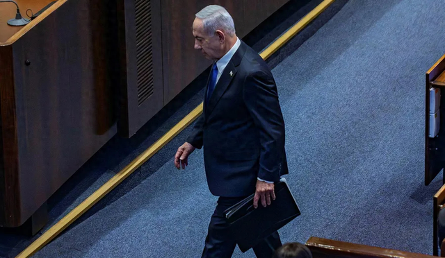 15岁少年当场坠亡！以色列20万人上街，内塔尼亚胡傻眼了！