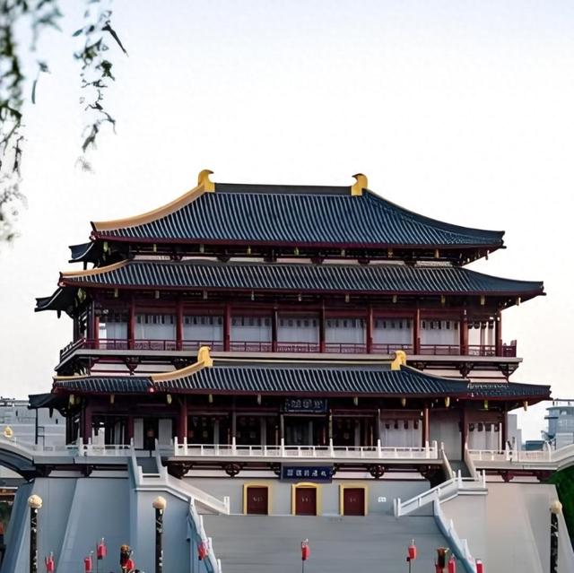 我是上海人，游旅游景点大唐芙蓉园，穿唐装逛集市感受唐代味