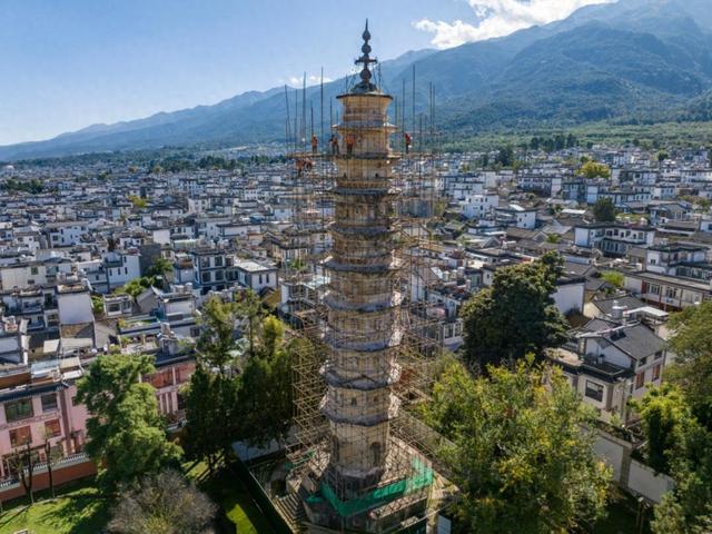 大理崇圣寺三塔正在安装这项装置