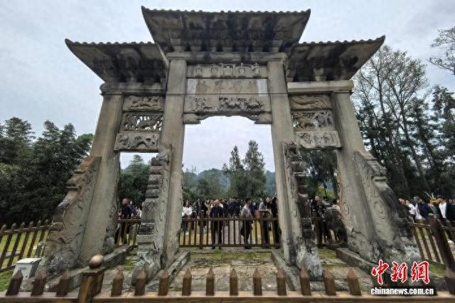 从“历史标本”到“活风景”：世遗唐崖迎蝶变