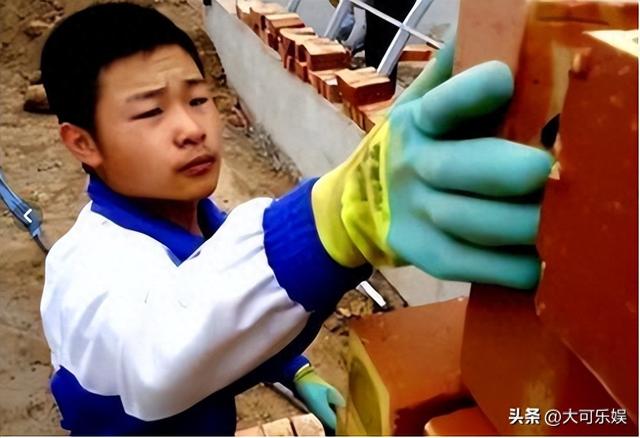 18岁少年为了走出大山，考上了国防科大，四年后却选择了回山戍边