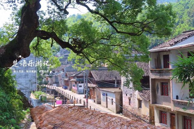 宁波这个古村落被群山夹峙，犹如世外桃源，成为玩水及徒步好去处