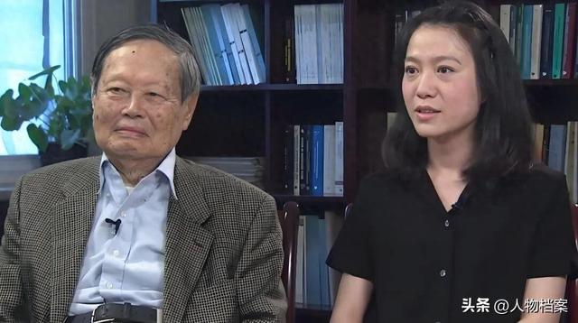 杨振宁去世后，翁帆再发文，49岁无子女的她，早已被安排好了退路