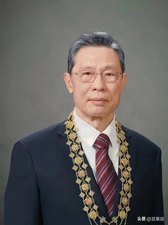 钟南山做梦没想到，自己89岁高龄的妻子	，如今再次为他“争光	”