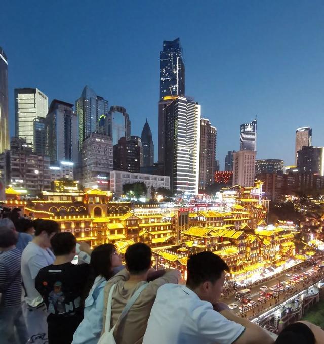 金色宫殿逃生攻略（为夜奔赴一座城你的五一攻略有它们吗）