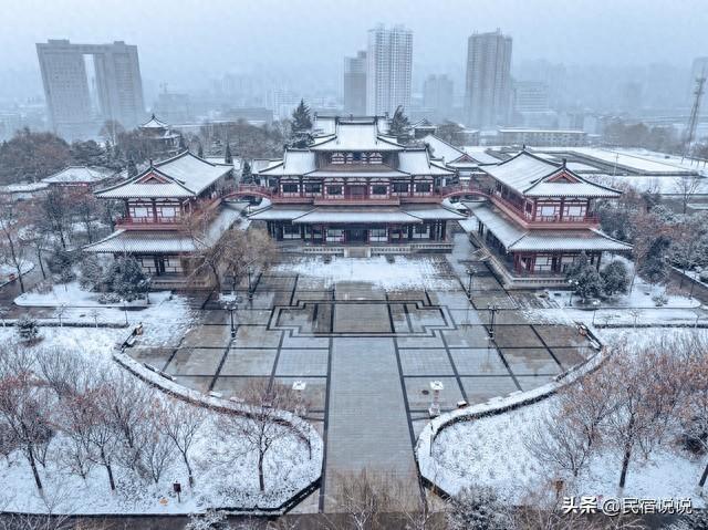 2月23日，“秦皇”开着公交带你看大雪中的西安十景。