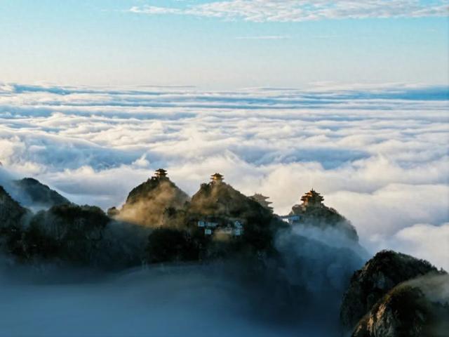 翻滚吧，云海！老君山巅，坠入人间仙境