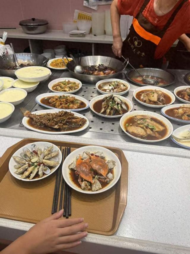 价格不比家门口菜场香，凌晨就起床，周末大堵车！一些上海人就爱去舟山、吕四、临港买梭子蟹？