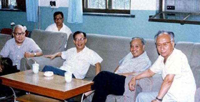 他是安徽省省长，接替万里主政安徽，61岁官至正部级，享年101岁