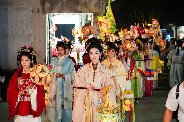 一场节庆激活一座古镇，西塘古镇用新玩法圈粉年轻人