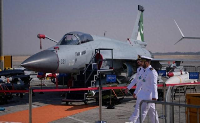 超过40亿美元，巴基斯坦签下军售大单	，“枭龙	”即将飞抵北非