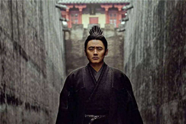 英雄诸葛亮介绍（中国传统文化中忠臣与智者的代表人物诸葛亮）
