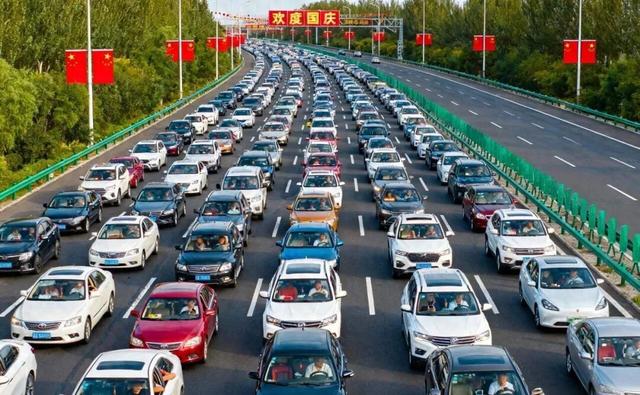 拒绝价值堵车：新中产是如何构建秋游价值观的