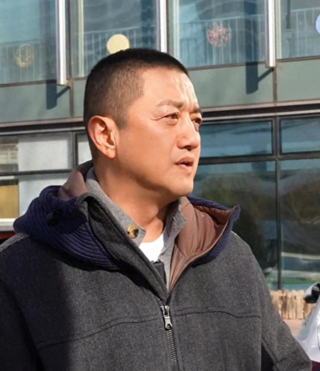 因房东翻倍涨价，北京嫣然天使儿童医院共欠租金2000多万或被关停	，李亚鹏的采访视频曝光后，公众涌入捐款入口，捐款金额已达881万