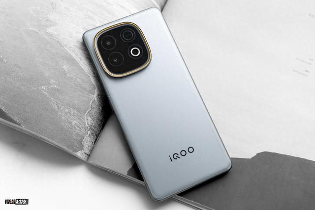 预算2K也能旗舰自由，iQOO Z10 Turbo+性能超强