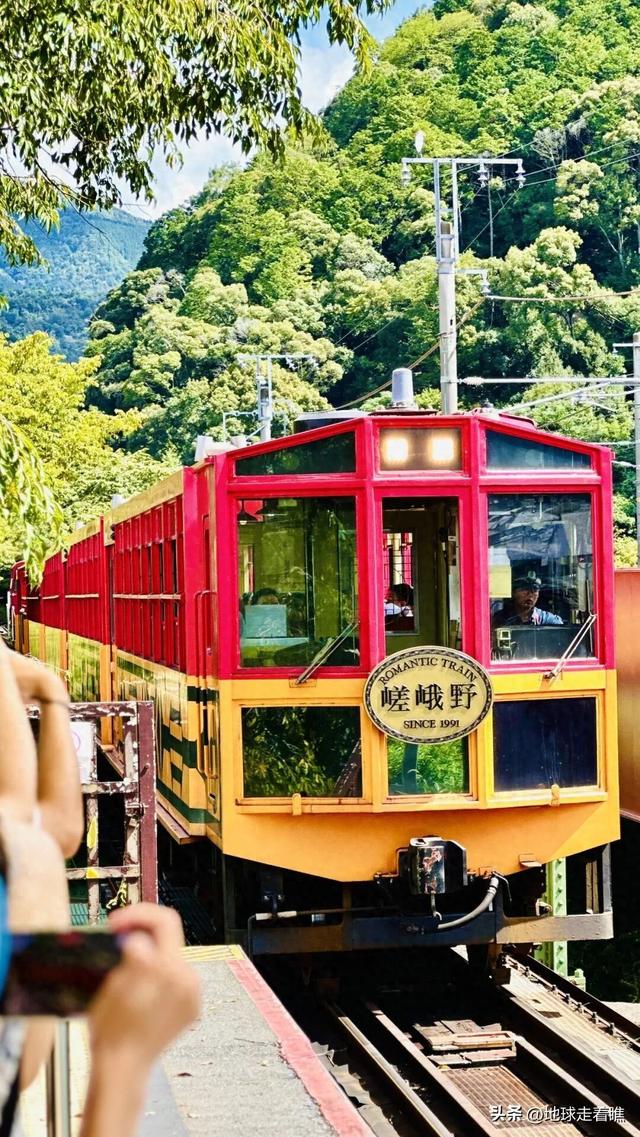 在京都最热的天，我抢到了那节“没顶”的5号车厢