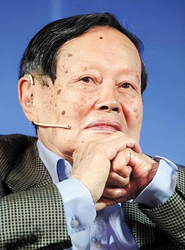 误会太深！直到杨振宁对翁帆的称呼曝光，才懂杨澜那番话含金量