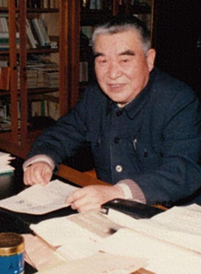 原河南省省长，后任辽宁省书记，自称是“农民的儿子”，享年81岁