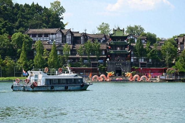 泛舟嘉陵江，阆中古城华光楼至南津关古镇渡船恢复通航
