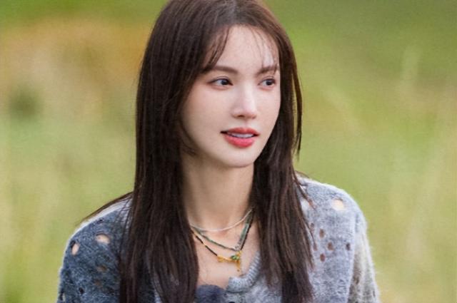 这下麻烦大了！不到24小时，金晨接连传来2大噩耗	，个个戳心窝