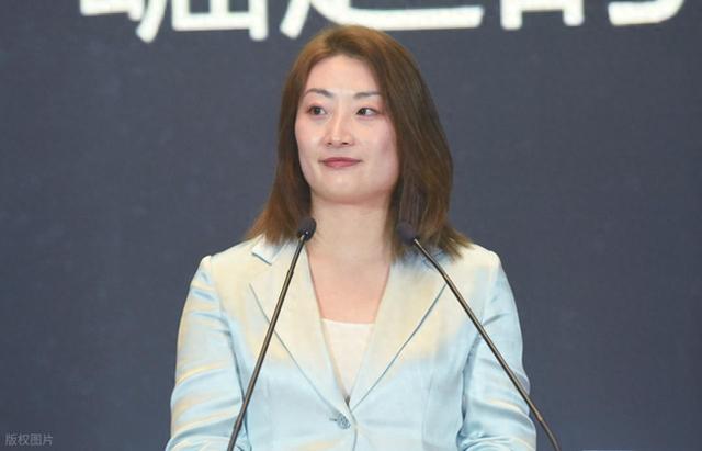 娃哈哈千名员工集体诉讼背后：宗馥莉的‘去娃哈哈化’战略争议！