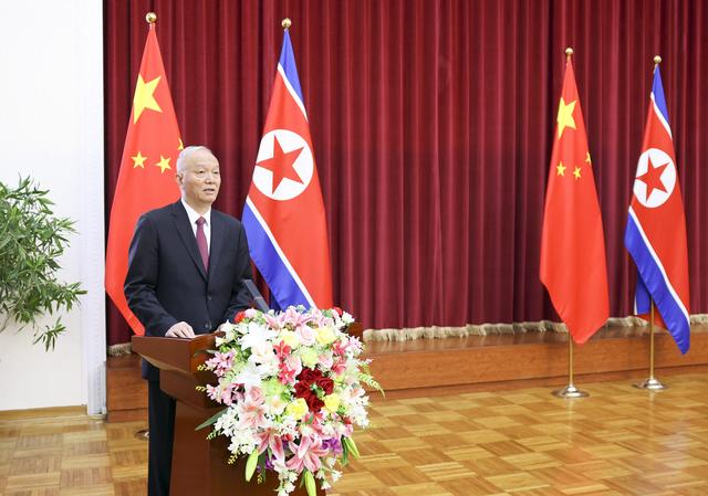 蔡奇出席朝鲜劳动党成立80周年庆祝招待会