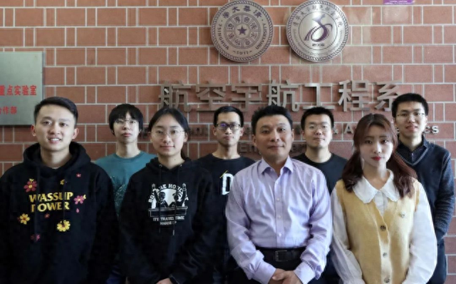 优化夺冠（中国团队夺冠在航天界的奥林匹克竞赛中挑战不可能）