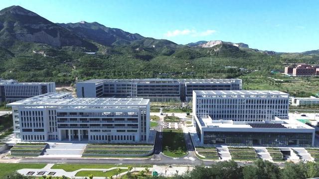 中铁十七局承建中北大学半导体与能源宇航学院项目竣工
