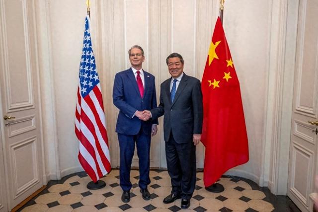 突发，公开否认台湾属于中国？特朗普连开3枪，枪枪触及中方红线
