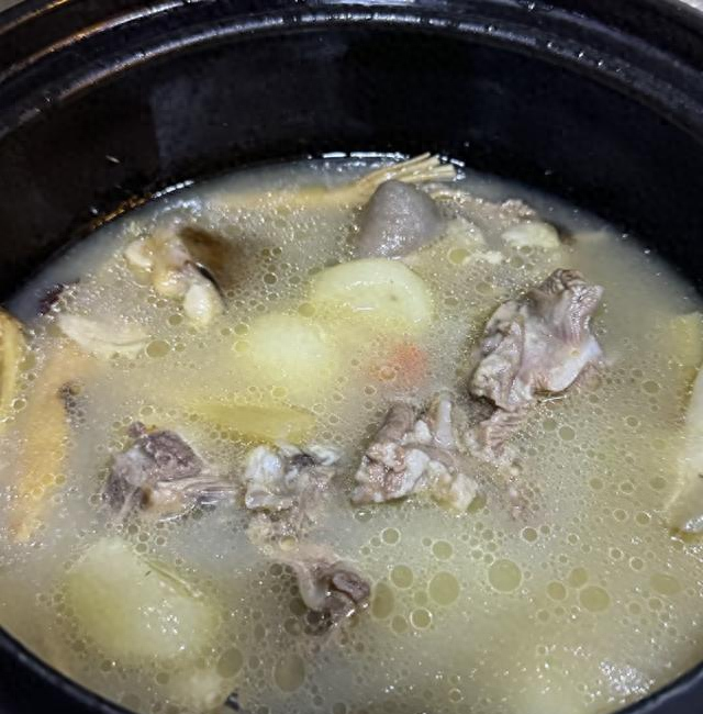 一到冬天就手脚冰冷怎么办（手脚冰到捂不热这碗羊肉汤）