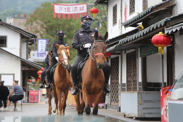 “骑行巡岗”护卫平安 涪陵景区“安保铁骑”成流动风景线