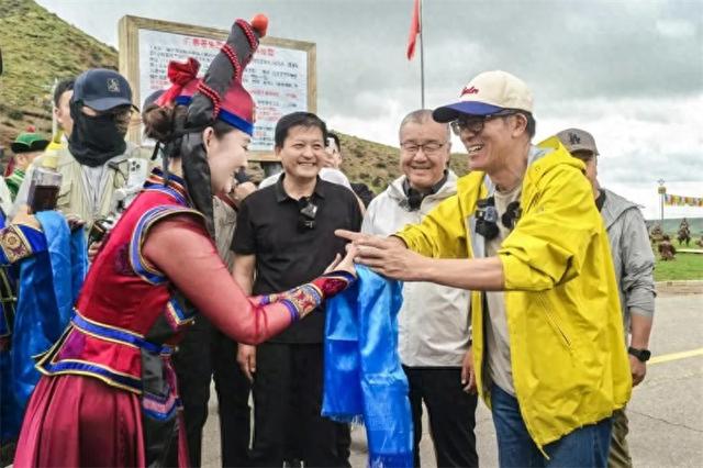 百万网友围观！俞敏洪直播引爆阿拉善文旅热潮