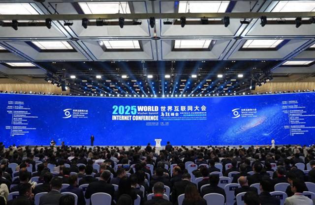 Vlog｜“超智能”的一天怎样度过？在乌镇峰会遇见数智未来