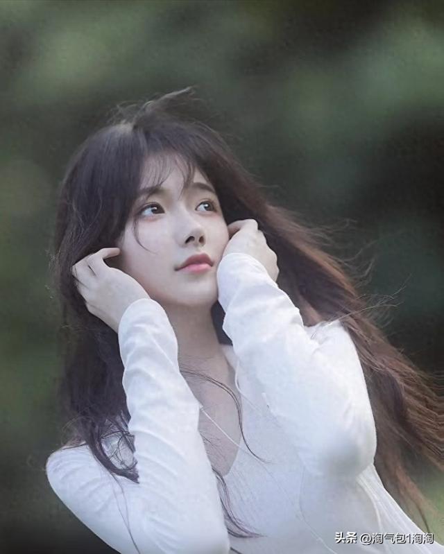 甘肃兰州一校花，楚楚动人，我见犹怜，这气质堪称校园白月光