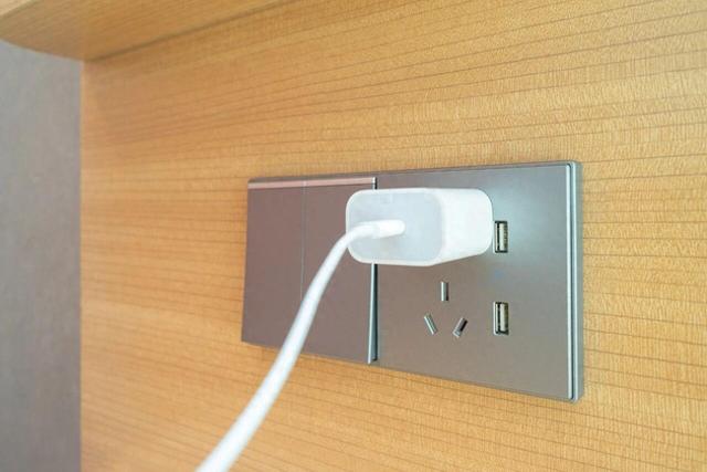 严重影响手机寿命，不要再这样充电了！