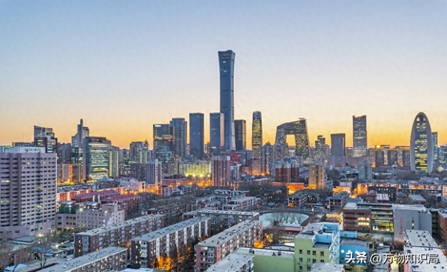 中美GDP差距再次缩小！25年中国GDP达20万亿美元，占美国GDP的64%