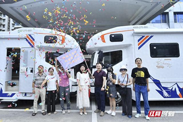 “从湘出发，28000公里全程记录”作家带着湖南菜去追北极之光