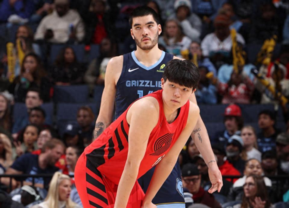 Yang Hansen will miss the game against the Pelicans due to a facial contusion! Klingenrowe is also out, leaving Reese as the only center available to play.