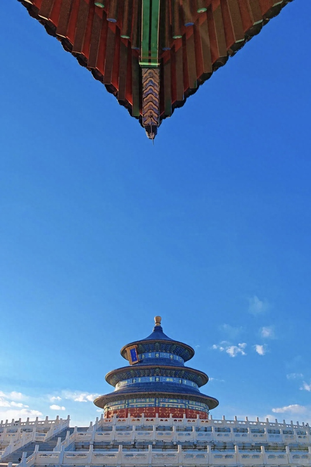 京蓝如洗，风暖人间