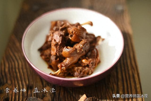 老鸭的营养价值及功效有哪些（孩子吃鸭肉究竟有何好处怎么食用健康又营养）