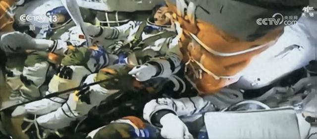 中国航天再创历史！神舟二十一号3.5小时对接，技术细节曝光