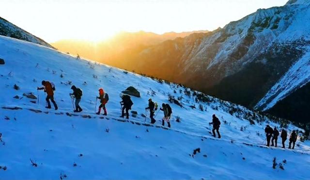 四川黑水：全国首个“三合一”的三奥雪山“热”出圈