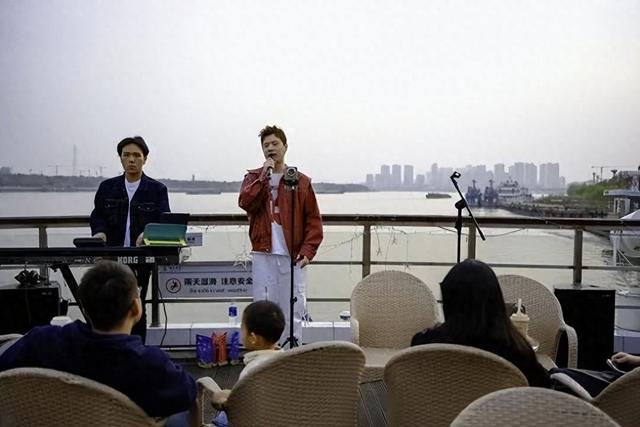 五月天演唱会+文旅，进博“票根”+消费优惠，上海这个月热闹了→