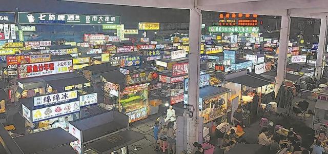 “车站夜市” 成平潭旅游新打卡点