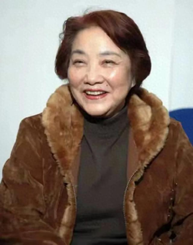 定居美国18年，78岁回国"捞金"，她用一生诠释何为“人民艺术家”