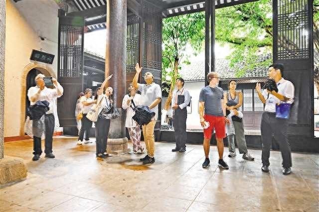 长江三峡“圈粉”中外嘉宾