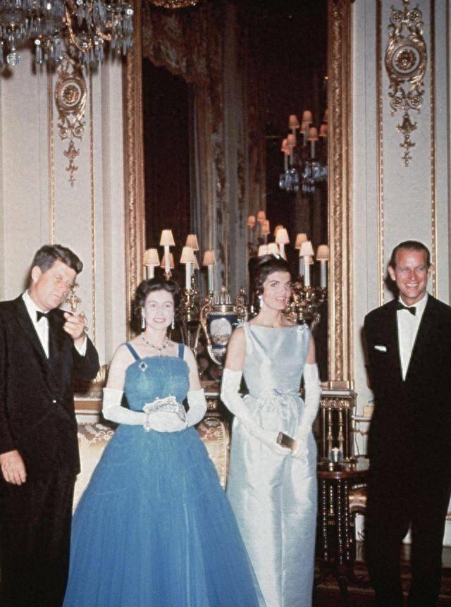 1961年杰奎琳评价大她3岁的英女王：一个如此平庸乏味的中年妇女